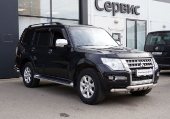 Подержанный автомобиль Mitsubishi Pajero 2014 года (3 фото)