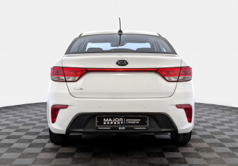 Подержанный автомобиль Kia Rio Sedan 2020 года (6 фото)