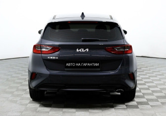 Подержанный автомобиль Kia Ceed Hatchback 2022 года (6 фото)