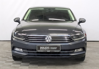 Подержанный автомобиль Volkswagen Passat Sedan 2018 года (2 фото)