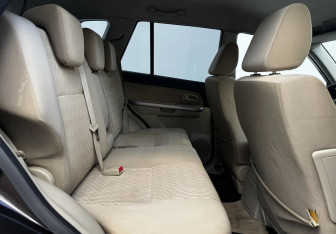 Подержанный автомобиль Suzuki Grand Vitara 2013 года (10 фото)