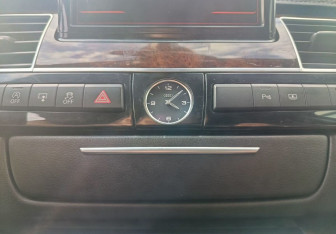Подержанный автомобиль Audi A8 2014 года (17 фото)