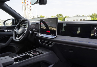 Подержанный автомобиль Volkswagen Tiguan 2025 года (16 фото)