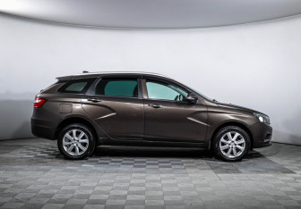 Подержанный автомобиль LADA (ВАЗ) Vesta Wagon 2020 года (4 фото)