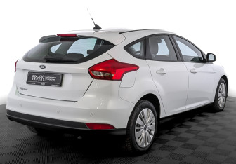Подержанный автомобиль Ford Focus Hatchback 2018 года (5 фото)