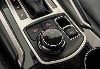 Подержанный автомобиль Mitsubishi Pajero Sport 2018 года (15 фото)