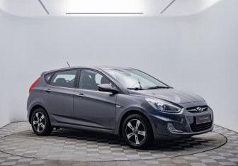 Подержанный автомобиль Hyundai Solaris Hatchback 2013 года (3 фото)