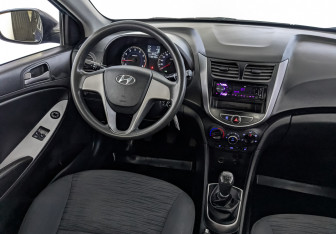 Подержанный автомобиль Hyundai Solaris Sedan 2014 года (26 фото)