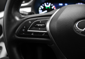 Подержанный автомобиль Infiniti QX50 2018 года (12 фото)