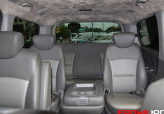 Подержанный автомобиль Hyundai Grand Starex 2008 года (9 фото)