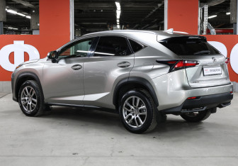 Подержанный автомобиль Lexus NX 2017 года (7 фото)