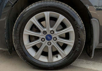 Подержанный автомобиль Ford Mondeo Sedan 2012 года (9 фото)