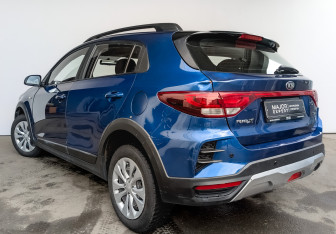 Подержанный автомобиль Kia Rio Hatchback 2021 года (7 фото)