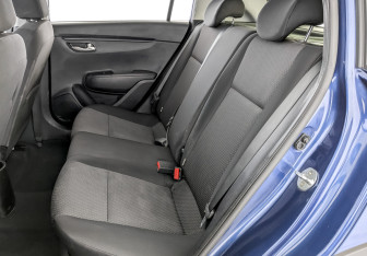 Подержанный автомобиль Kia Rio Hatchback 2021 года (12 фото)