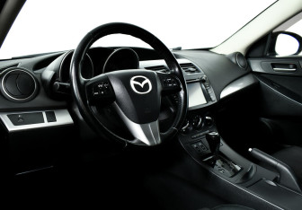 Подержанный автомобиль Mazda 3 Sedan 2012 года (9 фото)
