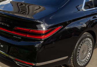 Подержанный автомобиль Genesis G90 2020 года (30 фото)
