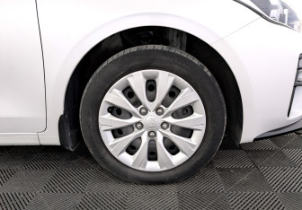 Подержанный автомобиль Kia Cerato Sedan 2020 года (18 фото)