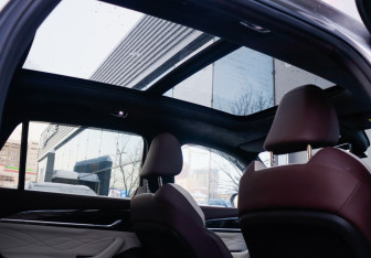 Подержанный автомобиль Geely Monjaro 2023 года (12 фото)