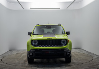 Подержанный автомобиль Jeep Renegade 2017 года (2 фото)