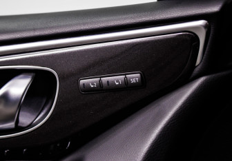 Подержанный автомобиль Infiniti Q50 2016 года (17 фото)