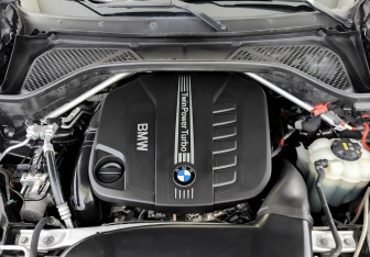 Подержанный автомобиль BMW X6 2018 года (9 фото)