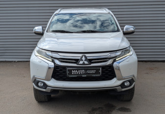 Подержанный автомобиль Mitsubishi Pajero Sport 2019 года (2 фото)