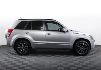 Подержанный автомобиль Suzuki Grand Vitara 2008 года (4 фото)