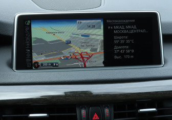 Подержанный автомобиль BMW X5 2013 года (17 фото)