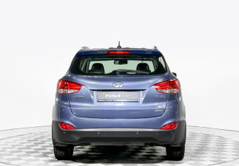 Подержанный автомобиль Hyundai ix35 2012 года (6 фото)