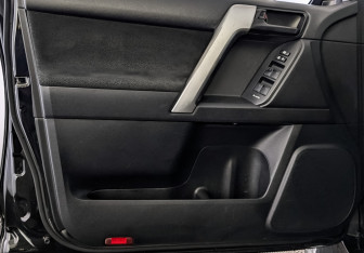 Подержанный автомобиль Toyota Land Cruiser Prado 2020 года (19 фото)