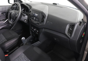 Подержанный автомобиль LADA (ВАЗ) XRAY 2017 года (10 фото)