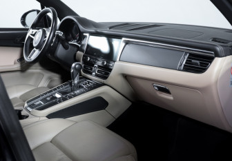 Подержанный автомобиль Porsche Macan 2019 года (9 фото)