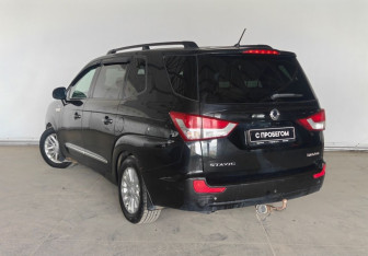 Подержанный автомобиль SsangYong Stavic 2013 года (4 фото)