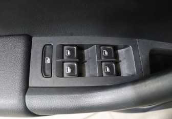 Подержанный автомобиль Skoda Octavia Liftback 2014 года (11 фото)