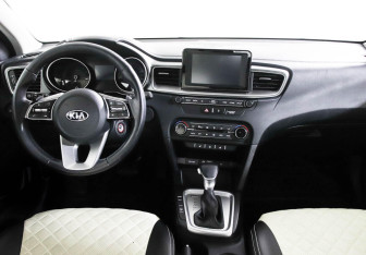 Подержанный автомобиль Kia Ceed Wagon 2019 года (6 фото)