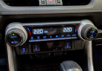 Подержанный автомобиль Toyota RAV4 2020 года (21 фото)