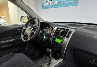 Подержанный автомобиль Hyundai Tucson 2008 года (17 фото)