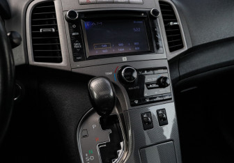 Подержанный автомобиль Toyota Venza 2013 года (17 фото)