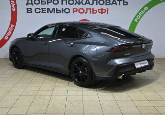 Подержанный автомобиль Changan UNI-V 2023 года (6 фото)