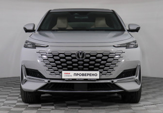 Подержанный автомобиль Changan UNI-K 2023 года (2 фото)