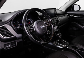 Подержанный автомобиль Kia Seltos 2020 года (12 фото)