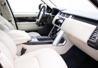 Подержанный автомобиль Land Rover Range Rover 2019 года (9 фото)