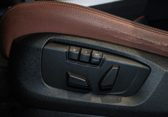 Подержанный автомобиль BMW X5 2017 года (20 фото)