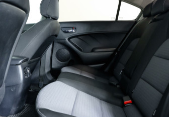 Подержанный автомобиль Kia Cerato Sedan 2016 года (10 фото)