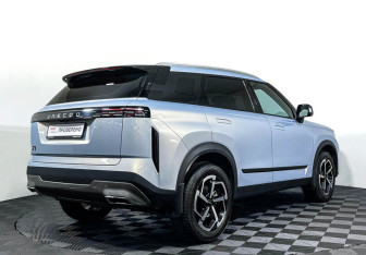 Подержанный автомобиль Jaecoo J7 2024 года (5 фото)