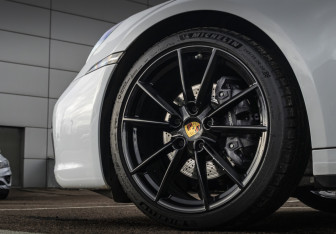 Подержанный автомобиль Porsche 911 Coupe 2020 года (15 фото)