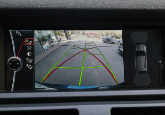 Подержанный автомобиль BMW X5 2013 года (18 фото)