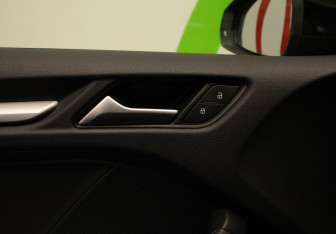 Подержанный автомобиль Audi A3 Sedan 2016 года (17 фото)