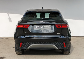 Подержанный автомобиль Jaguar E-Pace 2020 года (16 фото)