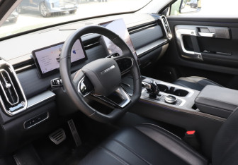 Подержанный автомобиль Jaecoo J7 2024 года (13 фото)